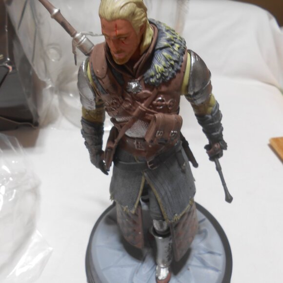 THE DARK HORSE THE WITCHER GERALT GRANDMASTER URSINE ACTION FIGURE TOY 10" 👦 - Picture 1 of 14